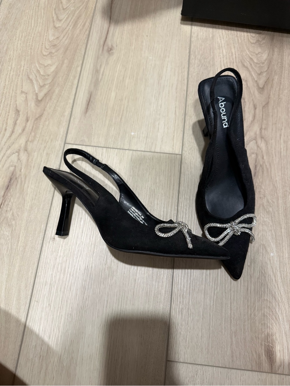 Abound Black Pointed Slingback Heels with Crystal Bow Accent - Picture 3 of 4